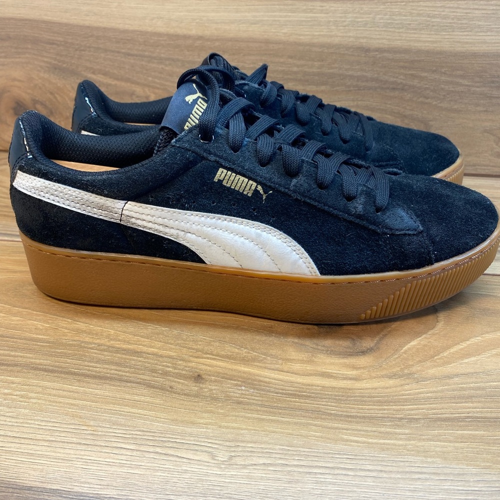 Puma Vikky Platforms Sneakers Women's 9.5

Black Suede Lace Up Athletic Shoes